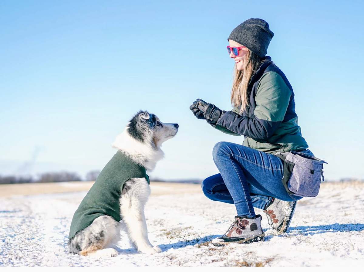 Jamie Popper training a puppy