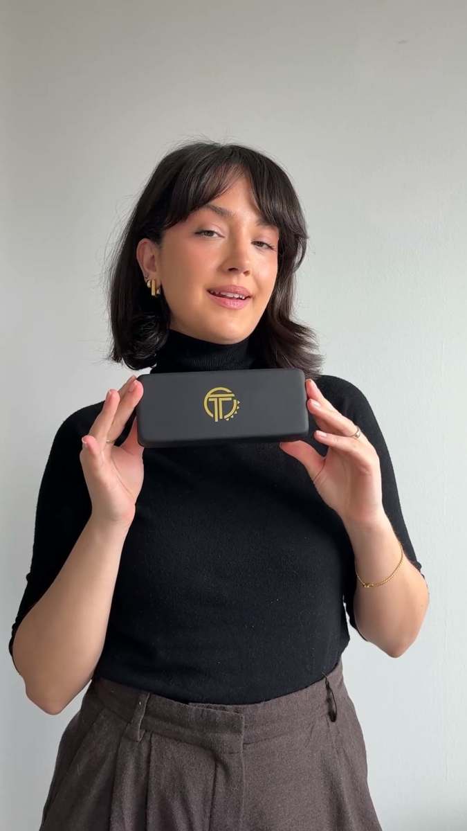 Packaging and unboxing